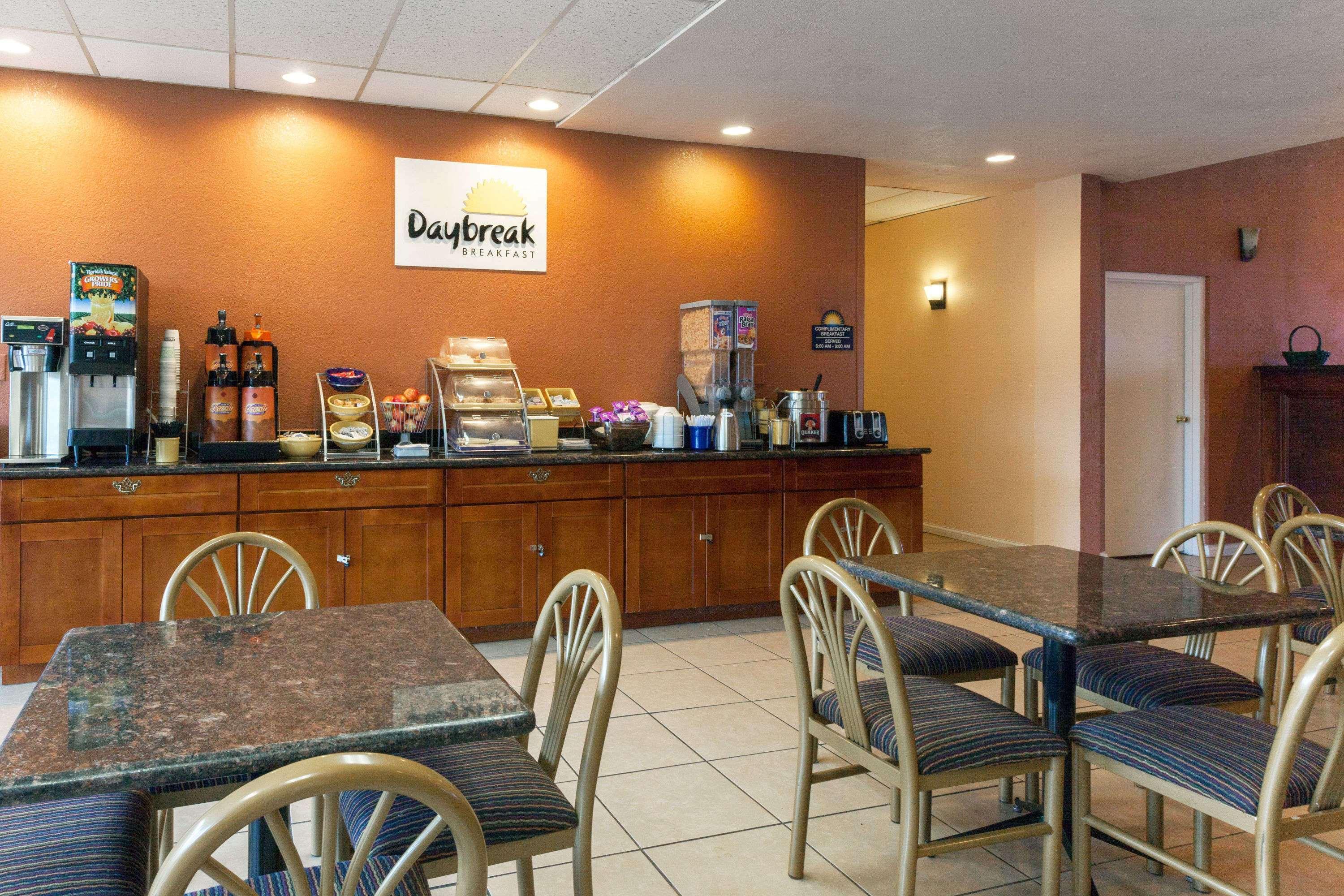Days Inn By Wyndham Oklahoma City Fairground Esterno foto